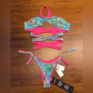 Reina Olga show-stopping โShowhorseโ Bikini